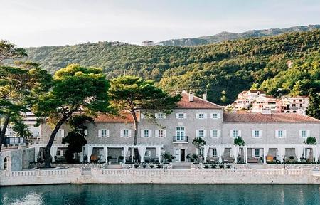 Hotel Lazure Contemporary Building,