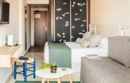 Aqua Hotel Bertran Park slide 4