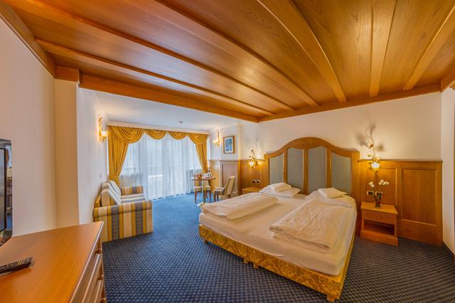Mega korting wintersport Dolomiti Superski ❄ 4 Dagen halfpension Hotel Diamant Spa Resort