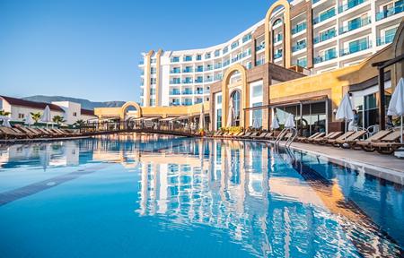 Hotel The Lumos Deluxe Resort & Spa slide 1