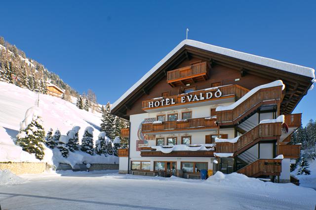 Actie aanbieding wintersport Dolomiti Superski ⭐ 8 Dagen halfpension Hotel Evaldo
