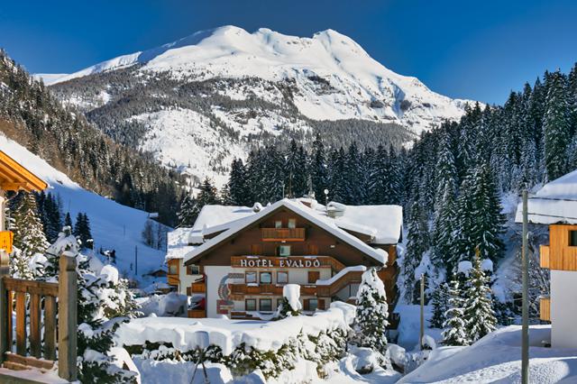 Actie aanbieding wintersport Dolomiti Superski ⭐ 8 Dagen halfpension Hotel Evaldo