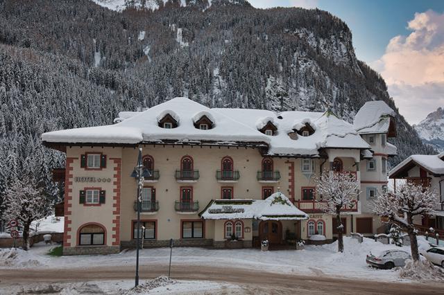 Top skivakantie Dolomiti Superski ⛷️ Hotel Bernard