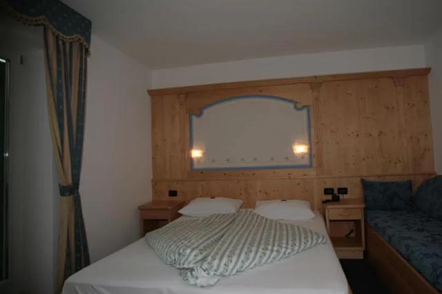 Heerlijke skivakantie Dolomiti Superski ⭐ 8 Dagen logies ontbijt Hotel Garni Eden