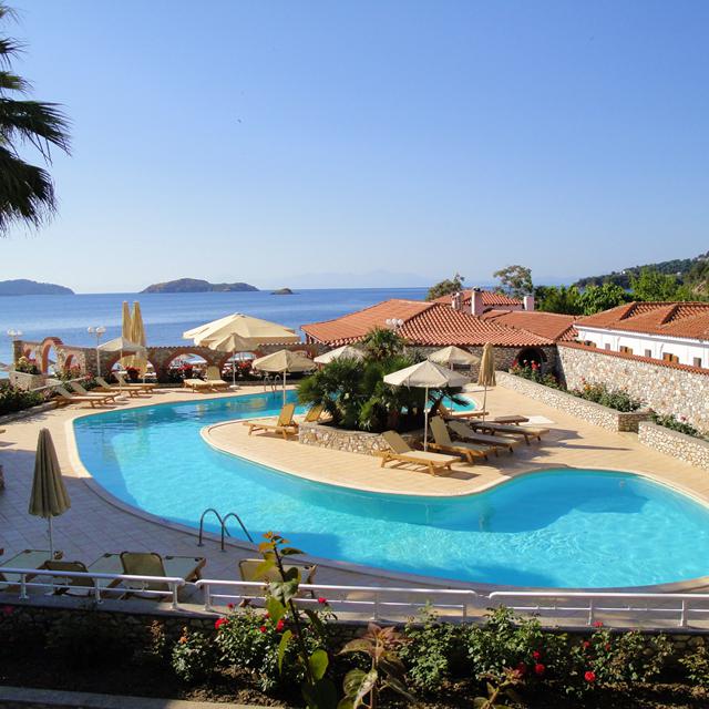 Vakantie Esperides Beach Hotel in Achladies (Skiathos, Griekenland)
