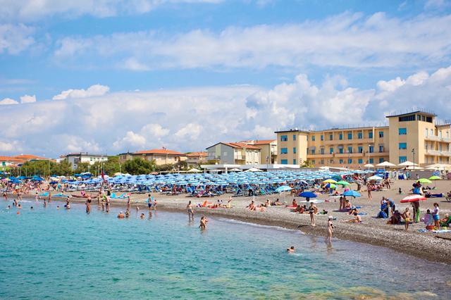 Koffers vol korting op een vakantie Toscane 🏝️ Hotel & Residence Stella Marina - hotel 8 Dagen  €250,-