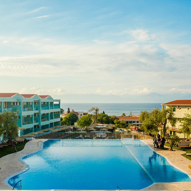 Vakantie Aparthotel Robolla Beach in Roda (Corfu, Griekenland)