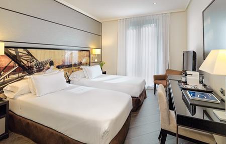 H10 Universitat slide 3