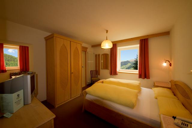 Enorme korting skivakantie Dolomiti Superski ❄ 8 Dagen logies ontbijt Hotel Genziana