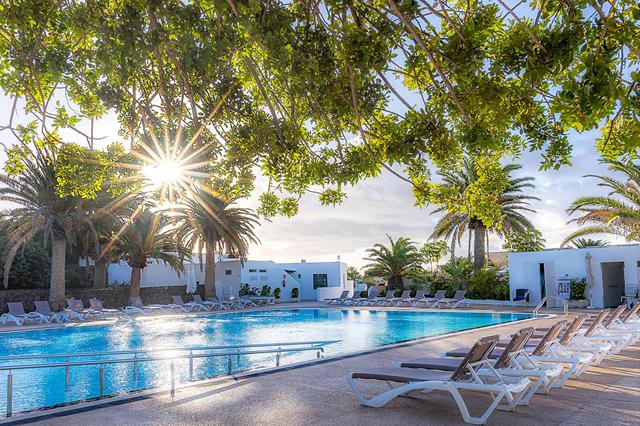 Snel op zonvakantie Lanzarote ☀ 8 Dagen logies ontbijt Casas Heddy
