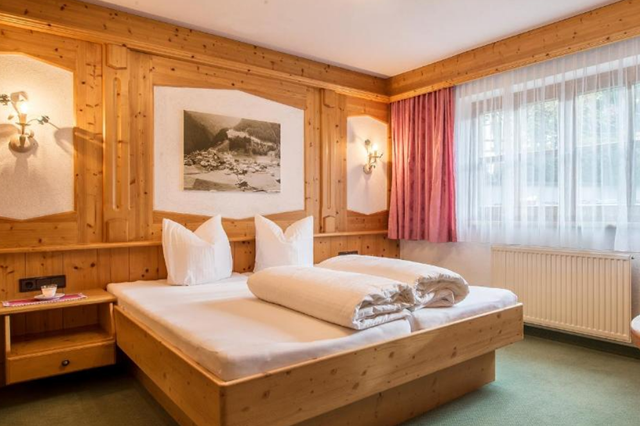 Goedkoop op skivakantie Silvretta Arena ⛷️ Appartement Garni Almfried - Hotel