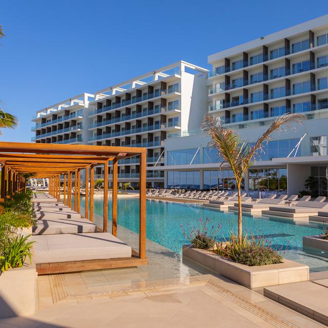 Meer info over Tsokkos Chrysomare Beach Hotel & Resort  bij Sunweb zomer