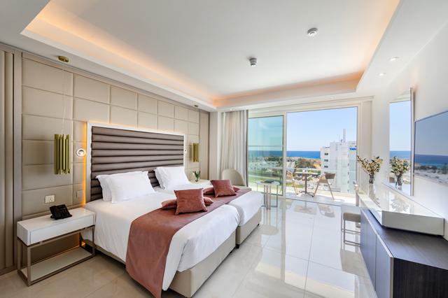 Goedkope zonvakantie Cyprus. 🏝️ Tsokkos Chrysomare Beach Hotel & Resort