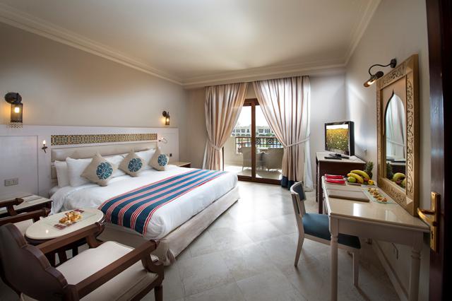 Snel vertrekken met een zonvakantie Sharm el Sheikh 🏝️ Hotel Sunrise Grand Select Arabian Beach Resort 8 Dagen  €760,-
