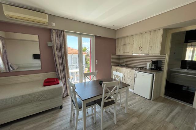 Inpakkers deal zonvakantie Lesbos ⛱️ 8 Dagen logies Appartementen Stella