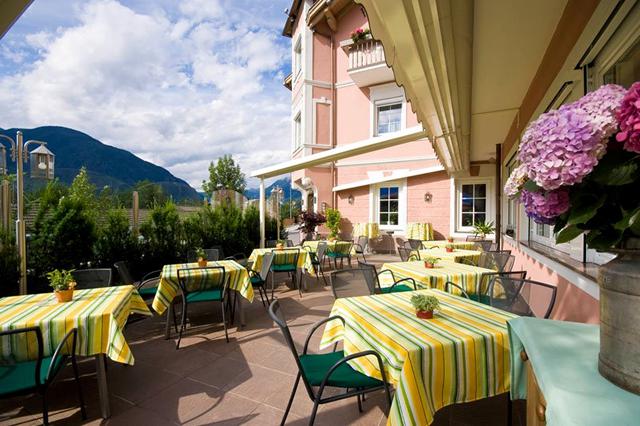 Samen op skivakantie Dolomiti Superski ⛷️ Hotel Blitzburg 5 Dagen  €489,-