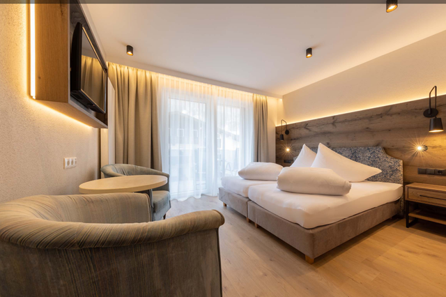 Skiën 4* Mayrhofen € 1086,- ▷ lekker aprs-skin