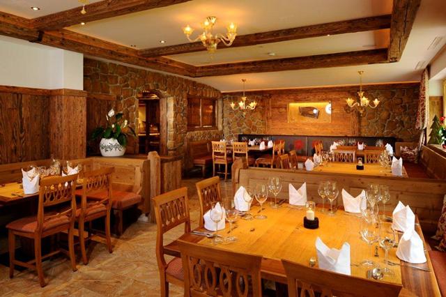 Wellness 4* Zillertal € 1092,- ⁂ skipas inbegrepen