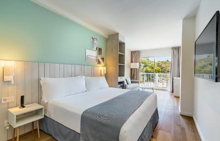 Barcelo Aguamarina Hotel slide 5