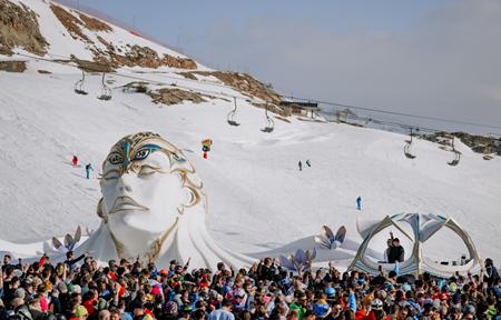 Hostel Moontain - Tomorrowland Winter slide 2