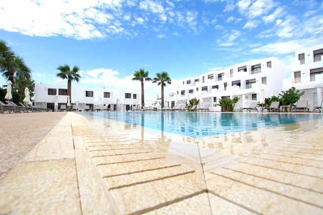 Appartement 3* Cyprus € 614,- | restaurant(s), zwembad