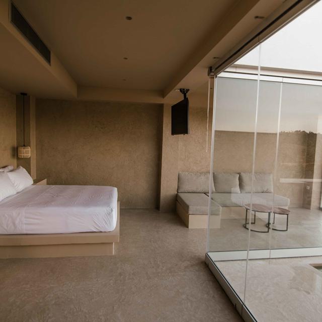 Mani Luxury Suites