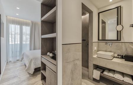 Bitzaro Hotel in town slide 3