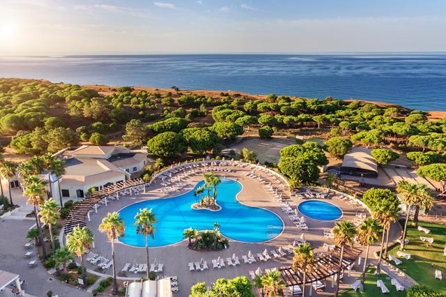 Zonvakantie 4* all inclusive Algarve € 689,- 【tennisbaan, restaurant(s), zwembaden, sauna】