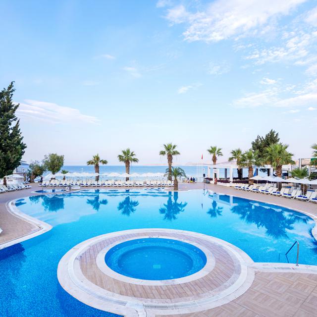 Meer info over Hotel Labranda TMT Bodrum Resort  bij Sunweb zomer