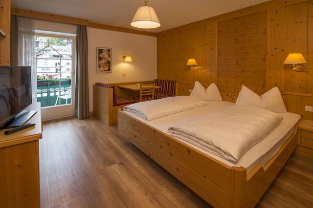 Hoogste korting wintersport Dolomiti Superski ⛷️ 8 Dagen halfpension Hotel Sureghes