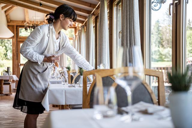 Lekker goedkoop op skivakantie Dolomiti Superski ⛷️ Hotel Steger - Dellai 5 Dagen  €764,-