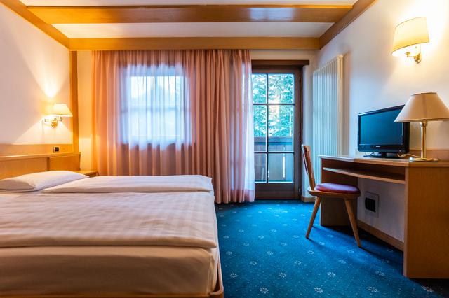 Prijs voordeel wintersport Dolomiti Superski ❄ 8 Dagen  Hotel Garni Aritz