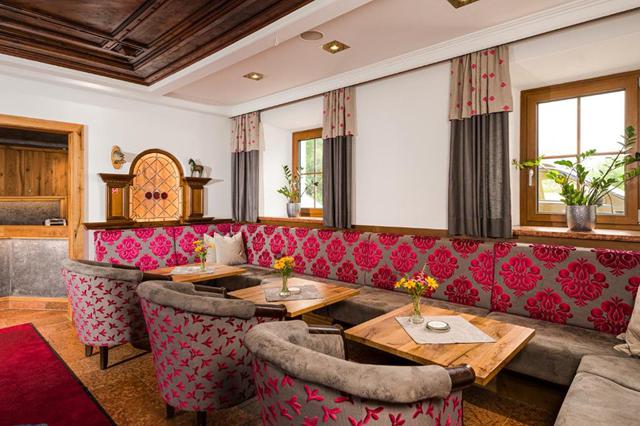 Last minute 4* Mittersill € 937,- | kluisje op kamer, hond is welkom, wellness, sauna, zwembad, parkeerplaats, restaurant(s)