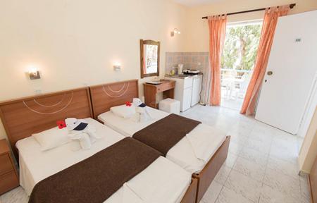 Hotel & Studios Leonidas  slide 2