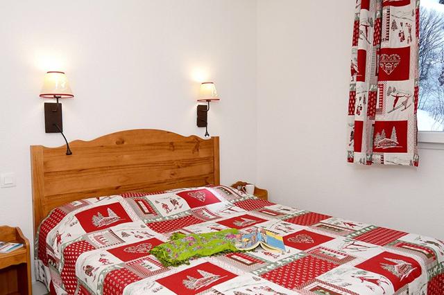 Skivakantie 3* Frankrijk € 319,- 【restaurant(s), hond is welkom, parkeerplaats, zwembad, wifi】