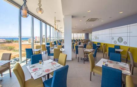 Hotel Nicholas Color slide 5