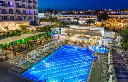 Hotel Nicholas Color