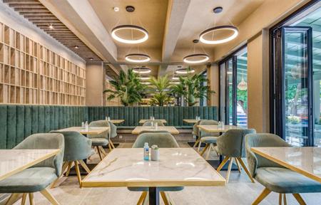 Hotel Astron slide 5