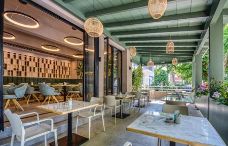 Hotel Astron slide 4