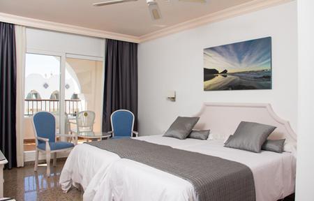 Hotel Mac Puerto Marina slide 4