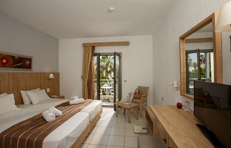 Hotel Europa Beach slide 2