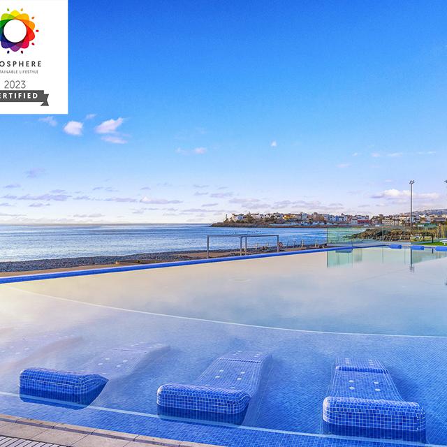 Online bestellen: Resort Cordial Santa Águeda & Perchel Beach Club