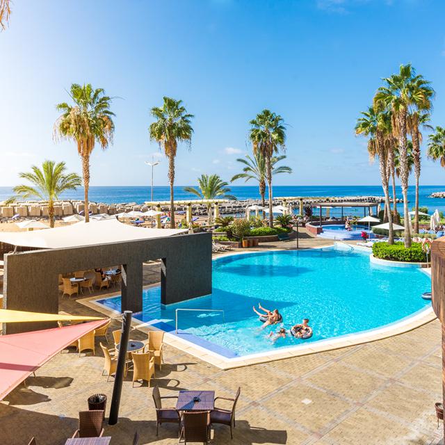 Meer info over Hotel Calheta Beach  bij Sunweb zomer