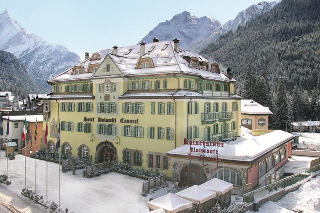 Ideaal op wintersport Dolomiti Superski ⭐ 8 Dagen halfpension Schloss Hotel Dolomiti