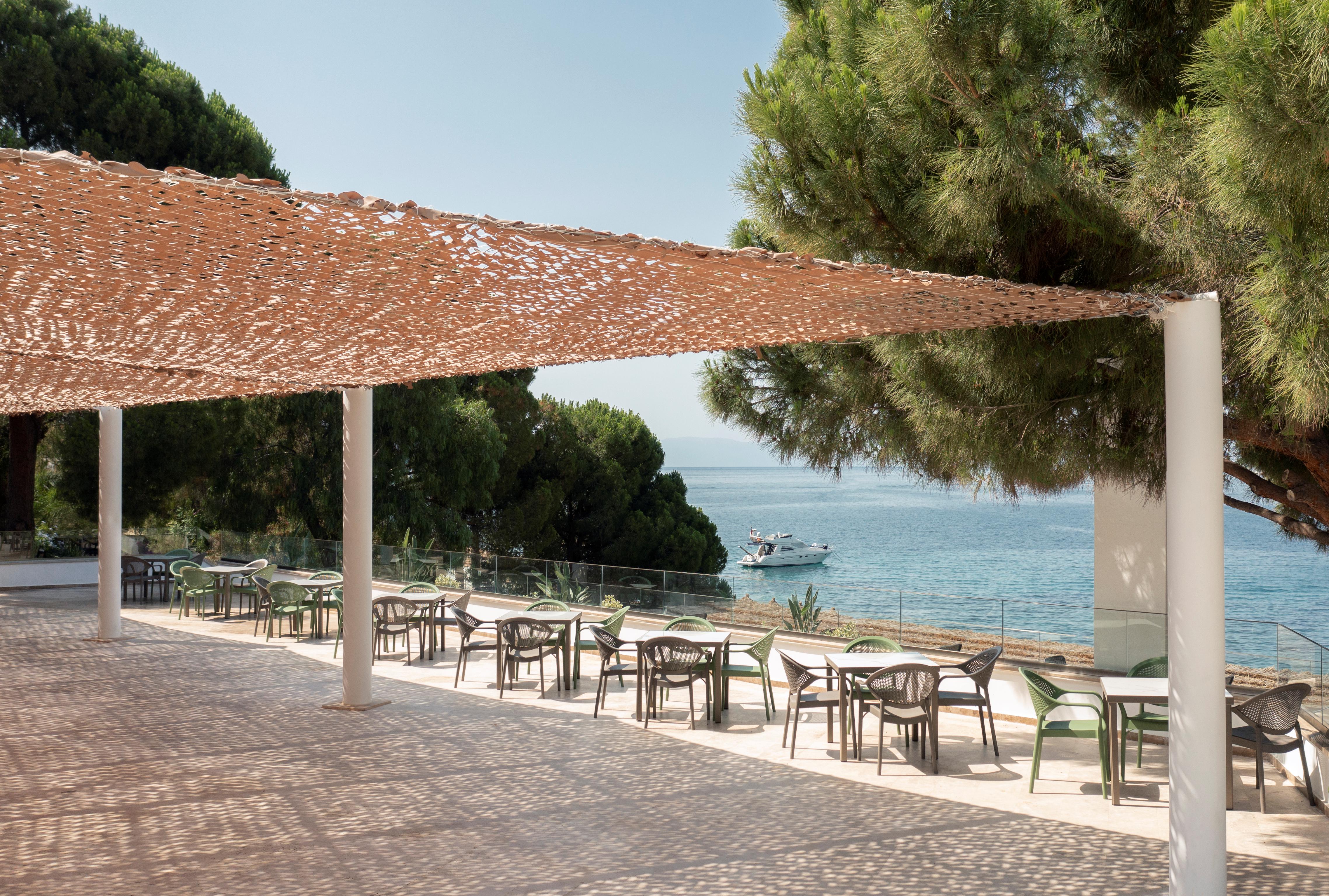 Hotel Holiday Inn Resort slide 5