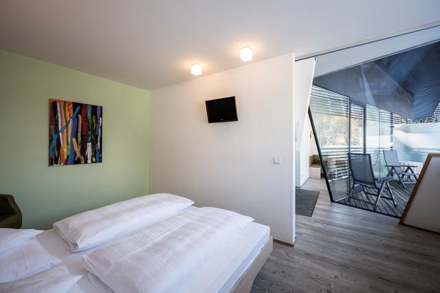 Sneeuwzeker 4* Sesto € 1031,- 【skipas inbegrepen】