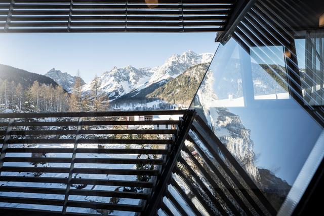 Sneeuwzeker 4* Sesto € 1031,- 【skipas inbegrepen】