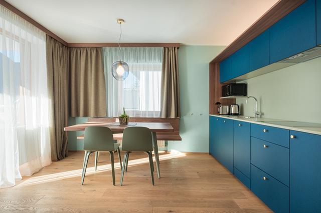 Sneeuwzeker 4* Sesto € 1031,- 【skipas inbegrepen】