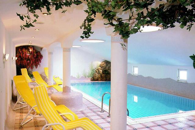 Wintersport 4* Ski Amadé € 1264,- ▷ wifi, parkeerplaats, restaurant(s), wellness, sauna, zwembad