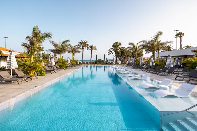 Goedkope aanbieding zonvakantie Fuerteventura ⭐ 8 Dagen halfpension Hotel Barcelo Fuerteventura Royal Level